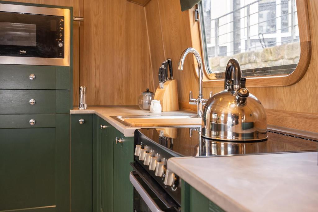 Kuchyň nebo kuchyňský kout v ubytování Edinburgh - Houseboats