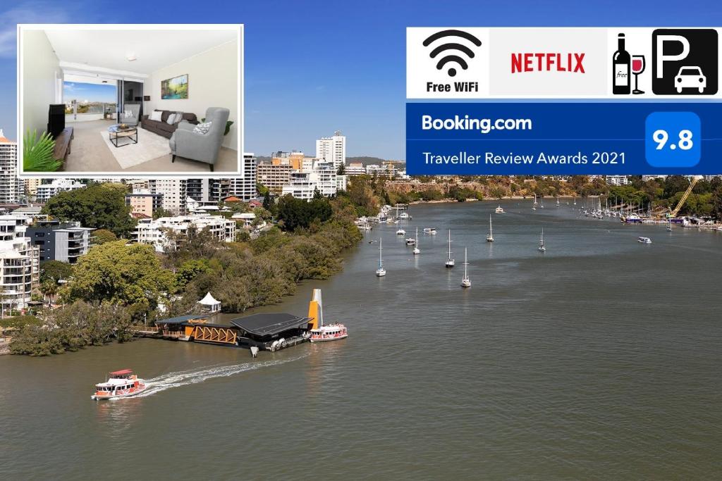 Amazing River View - 3 Bedroom Apartment - Brisbane CBD - Netflix - Fast Wifi - Carpark في بريزبين: اطلالة على نهر مع قوارب في الماء