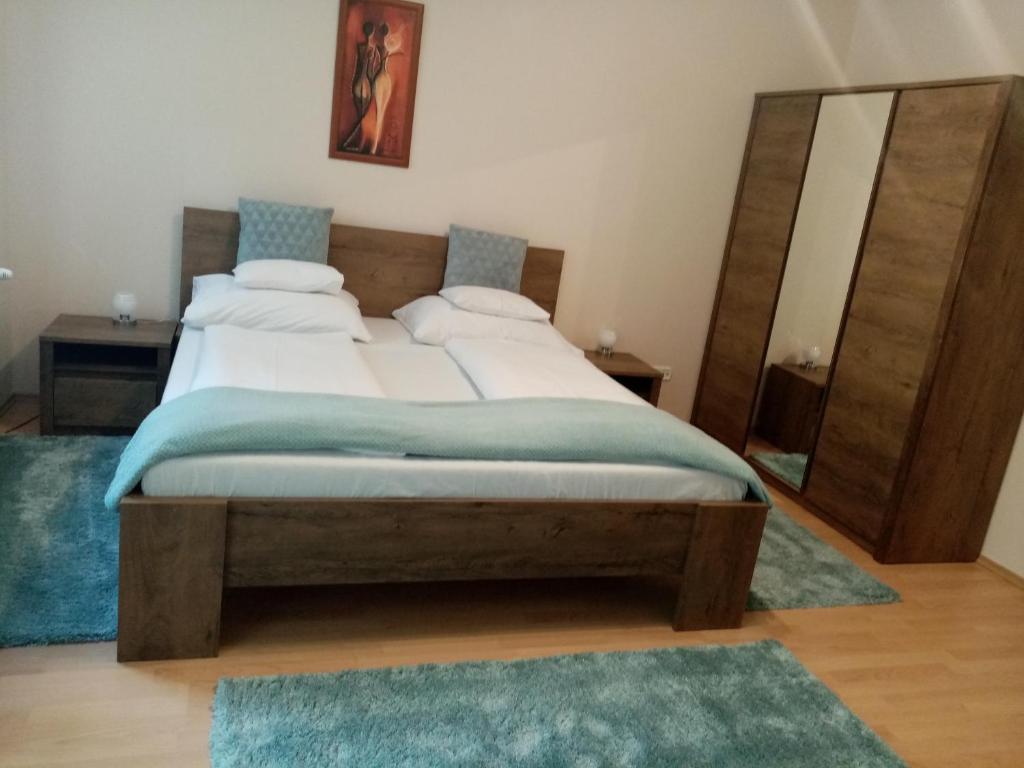 Posteľ alebo postele v izbe v ubytovaní Hévíz Lake Apartman