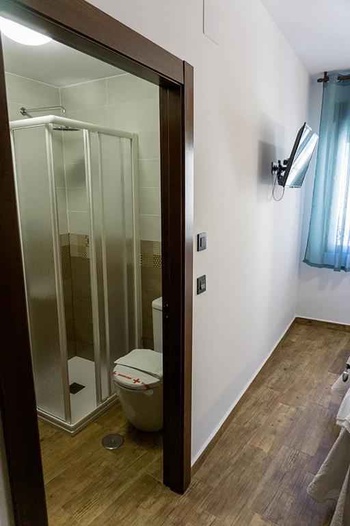 A bathroom at Alojamientos Rurales Entre Rocas