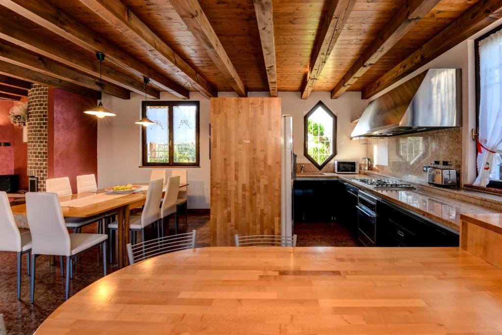 Kuchyň nebo kuchyňský kout v ubytování Casa Francesca