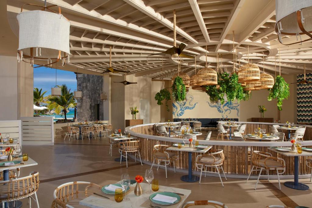 Restaurace v ubytování Dreams Macao Beach Punta Cana - All Inclusive