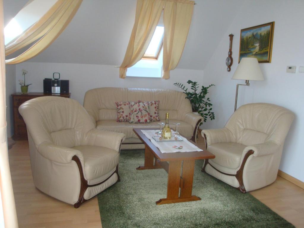 Posezení v ubytování HOLIV Apartman