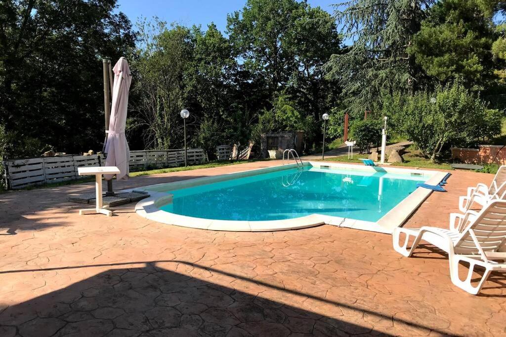 Basen w obiekcie Villa Gioia relax immersi nel verde lub w pobliżu
