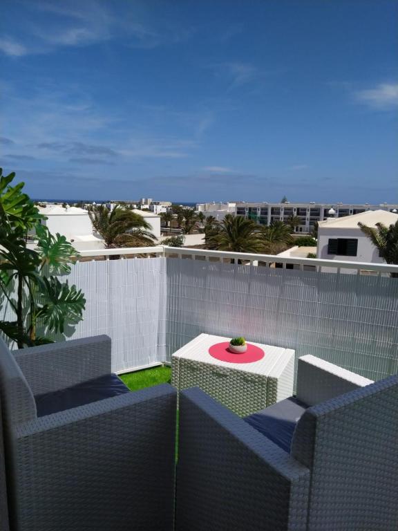 Balkón alebo terasa v ubytovaní Apartment El Sueño - GREAT SEA VIEWS - infinity POOL - free Wifi- smart TV-Residence Senator