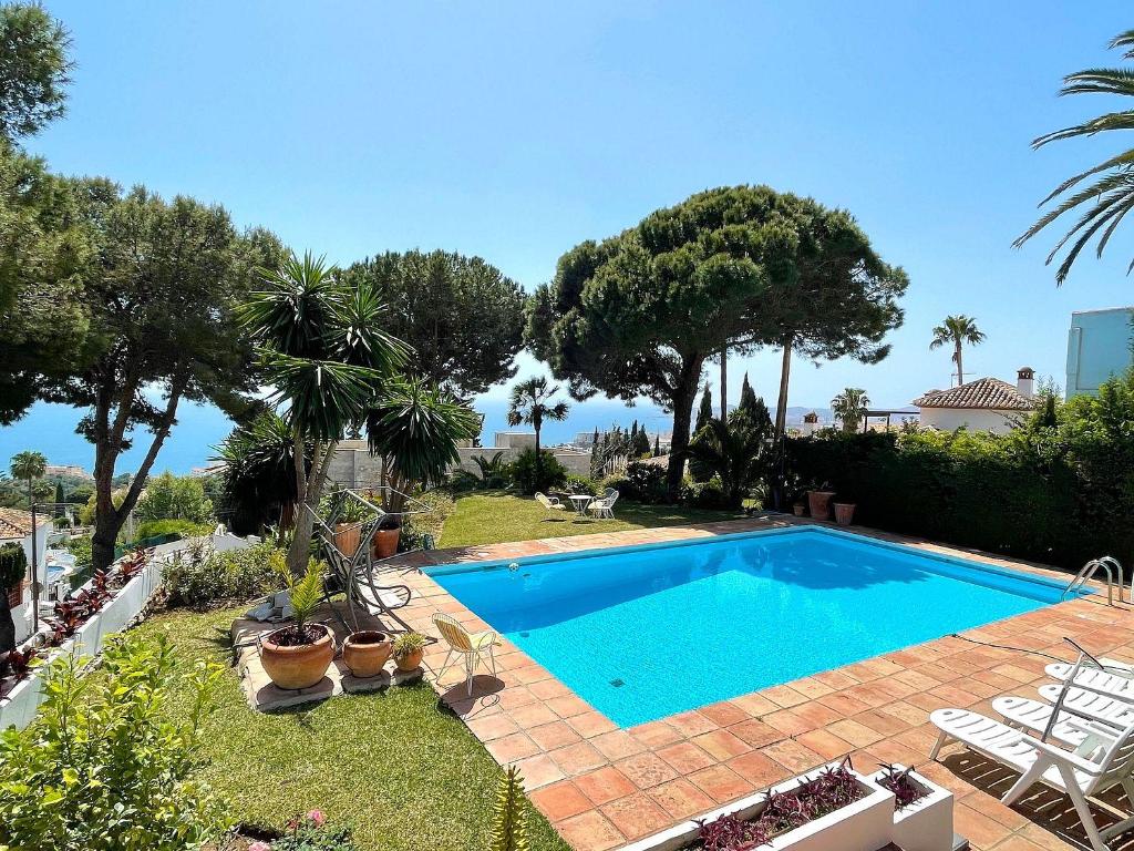 LA CAPELLANÍA JACUZZI AND POOL LUX VILLA BENALMADENA by ...