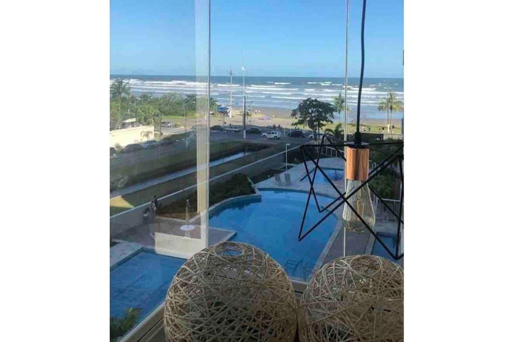  Ap Inteligente com Cinema Frente para Praia Bertioga