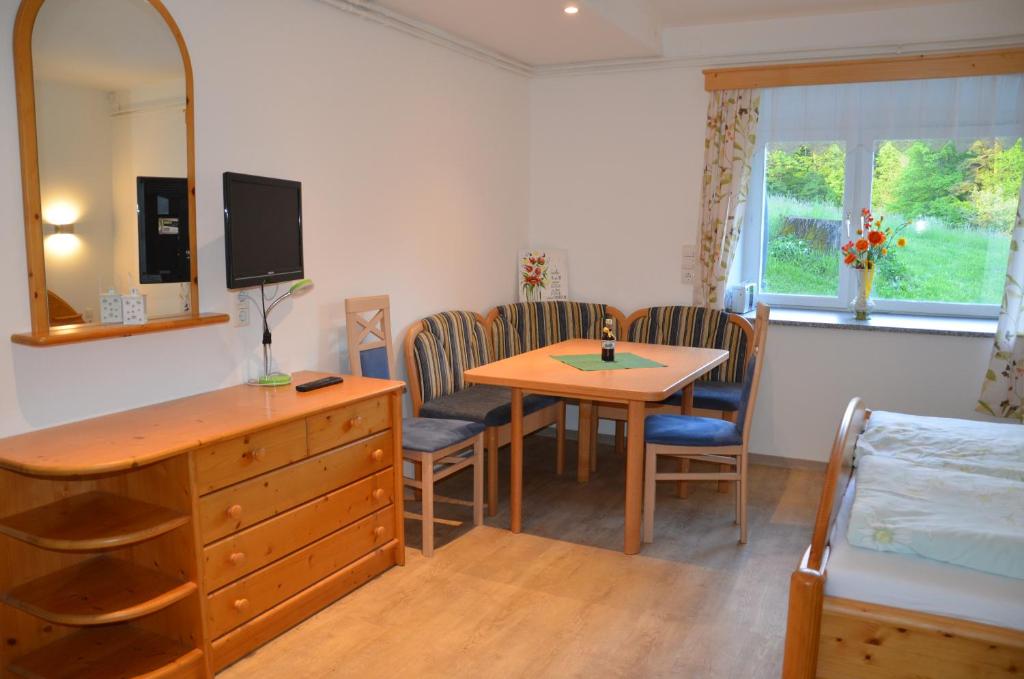 A seating area at Ferienwohnung Vonwald