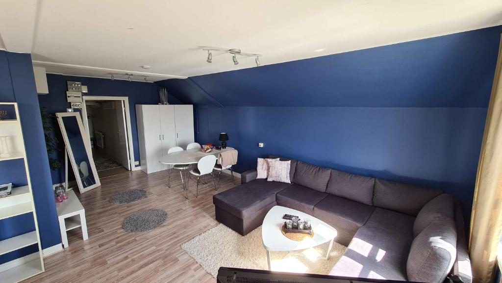 Own apartment in village school from 1886 with private entrance - Apartamento Con Ducha