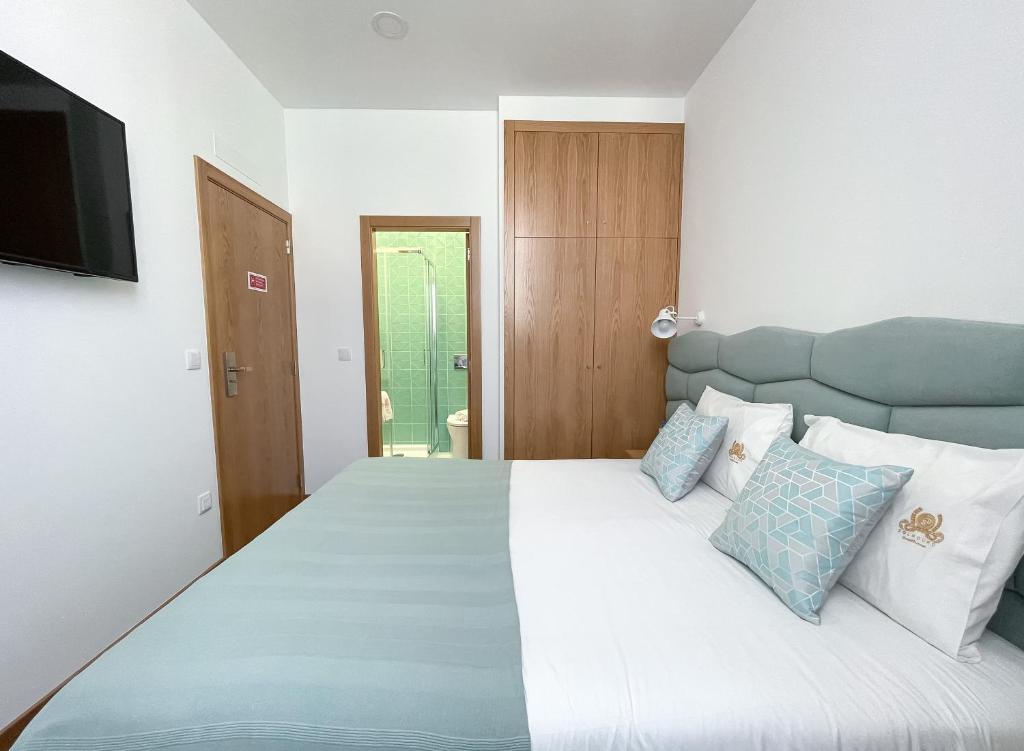 Soldouro Train Suites - Habitación Doble Con Baño Privado