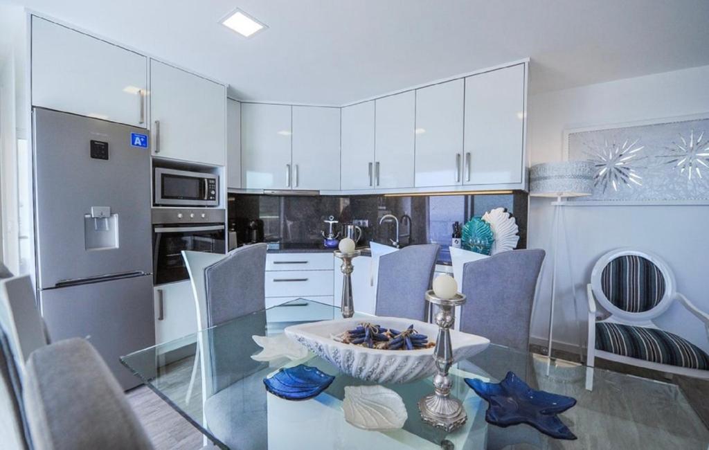 Kuchyň nebo kuchyňský kout v ubytování Villa Atlantic Charm