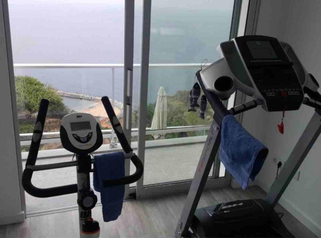 Fitness centrum a/nebo fitness zařízení v ubytování Villa Atlantic Charm