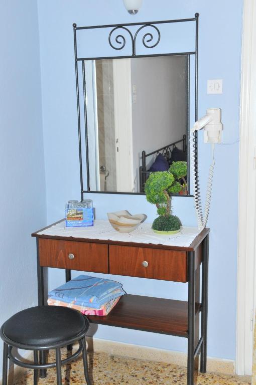 Fotografie z fotogalerie ubytování Oasis Hotel Theodoros & Litsa Galaris v destinaci Agia Marina Aegina