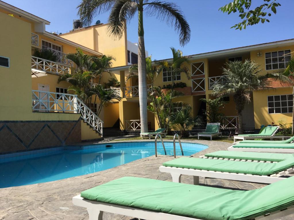 The swimming pool at or close to Las Palmeras de Huanchaco