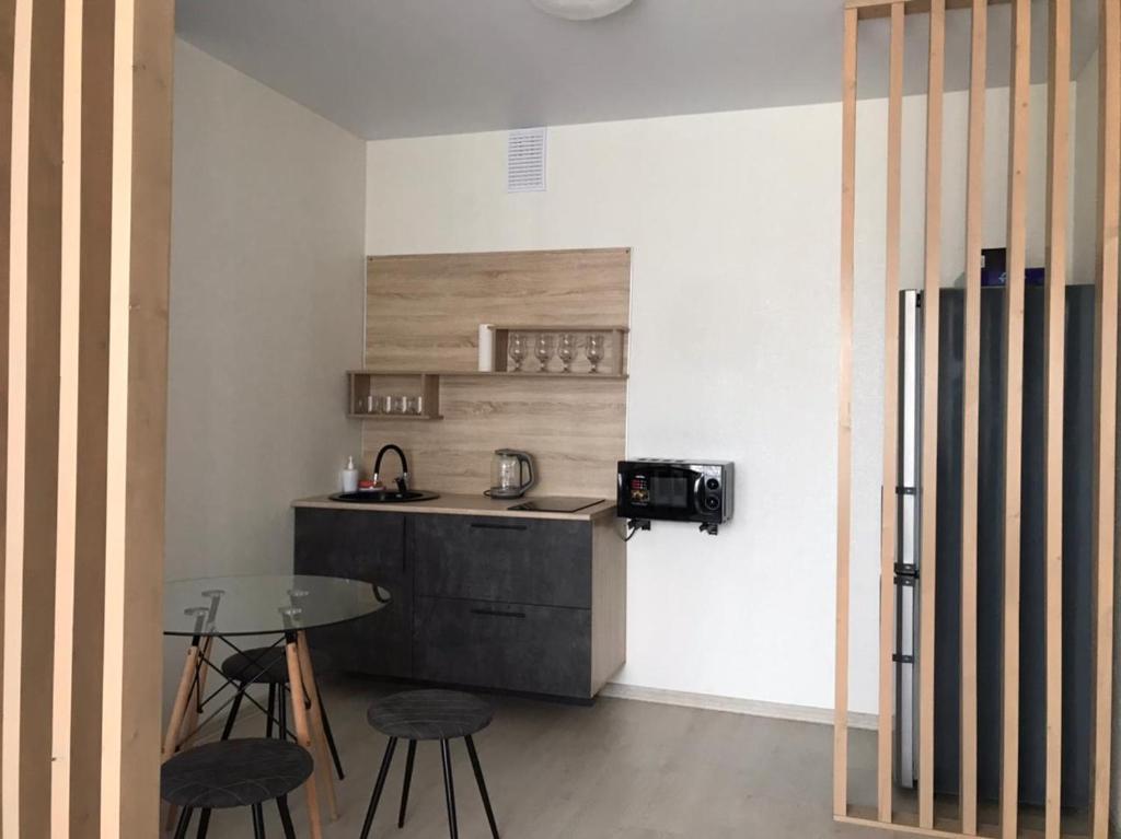 Кухня или мини-кухня в Апартаменты в новом доме ЖК Лапландия
