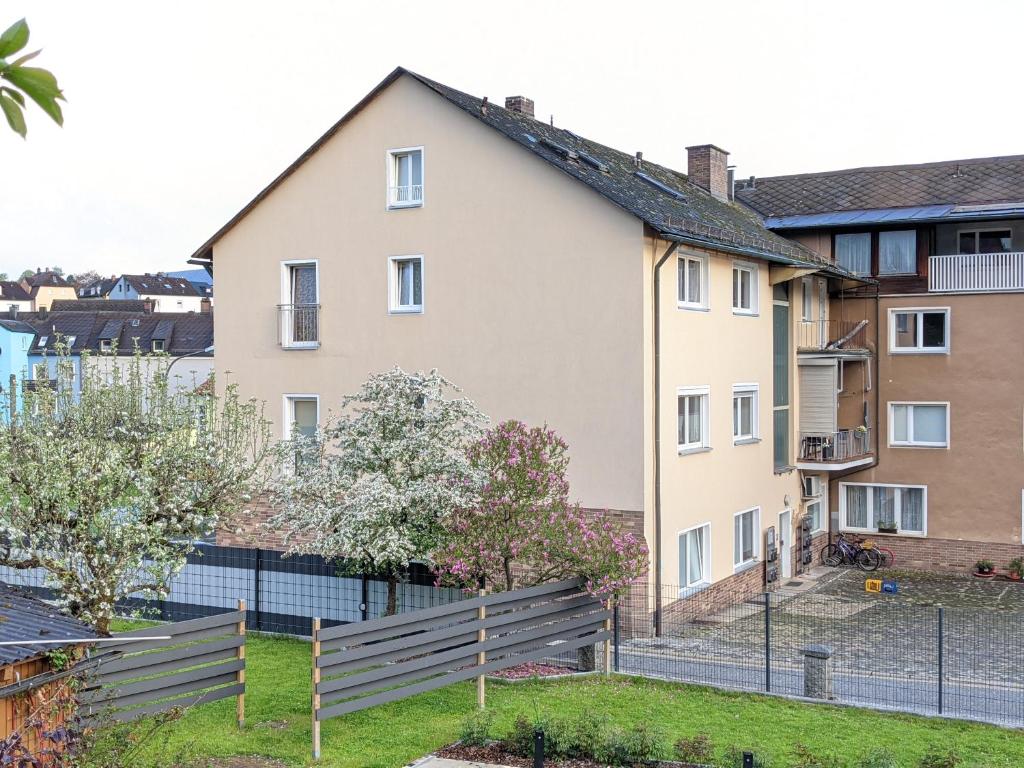 Monteurunterkunft Windischeschenbach by HausGruenerBaum - Appartement