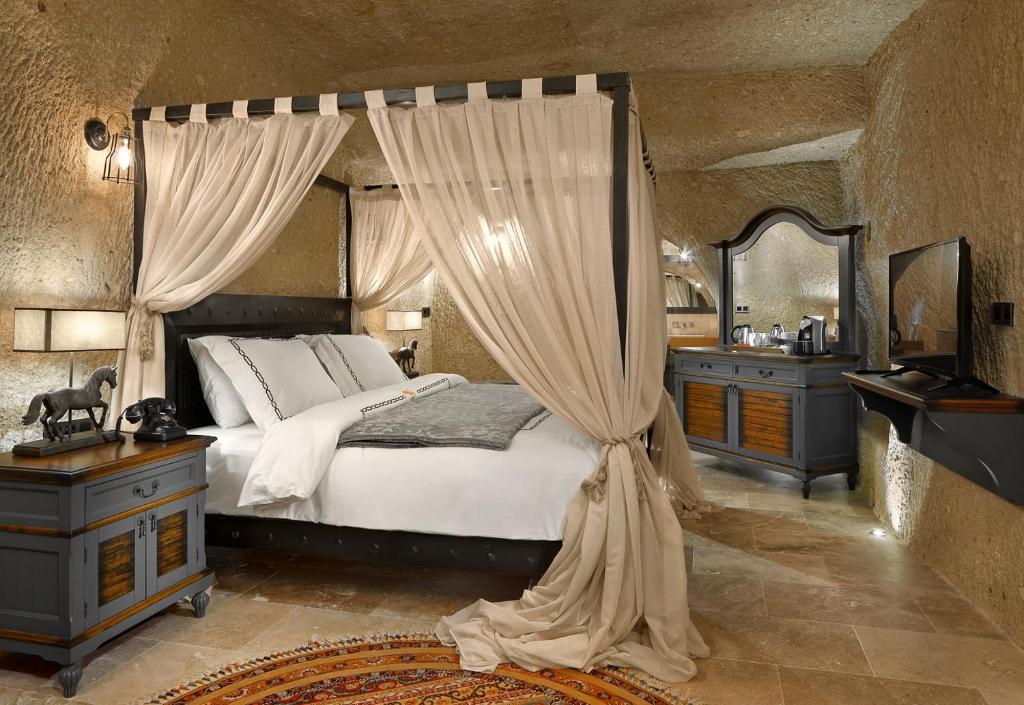 Seraphim Cave Suites & SPA photo 3