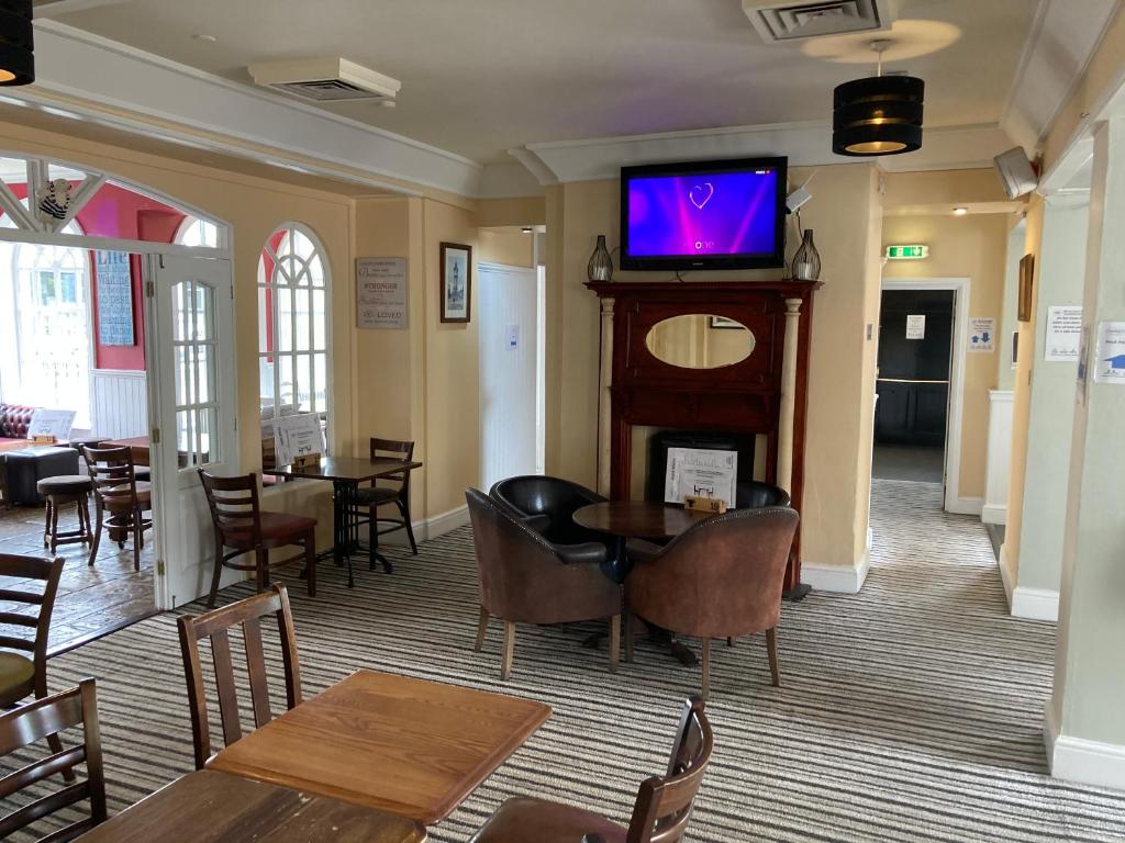 The Farmers Union - Resim 28