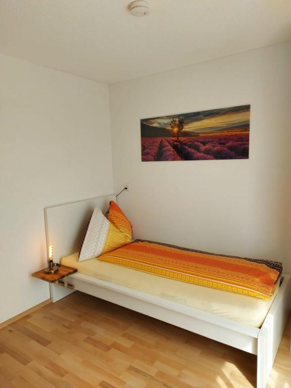 Postel nebo postele na pokoji v ubytování good bed biberist BIBERSOL