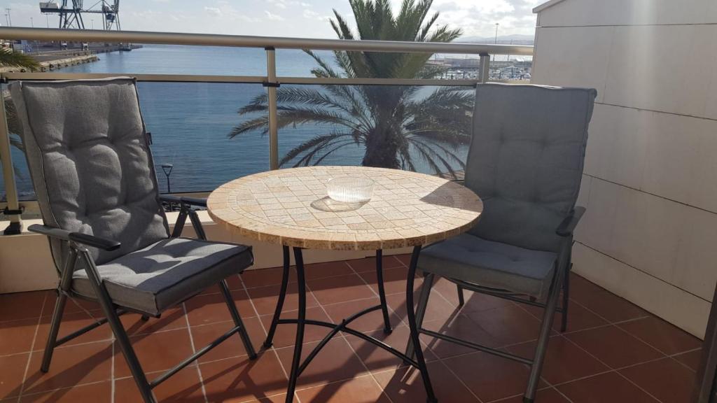 Posedenie v ubytovaní Ático La Marina