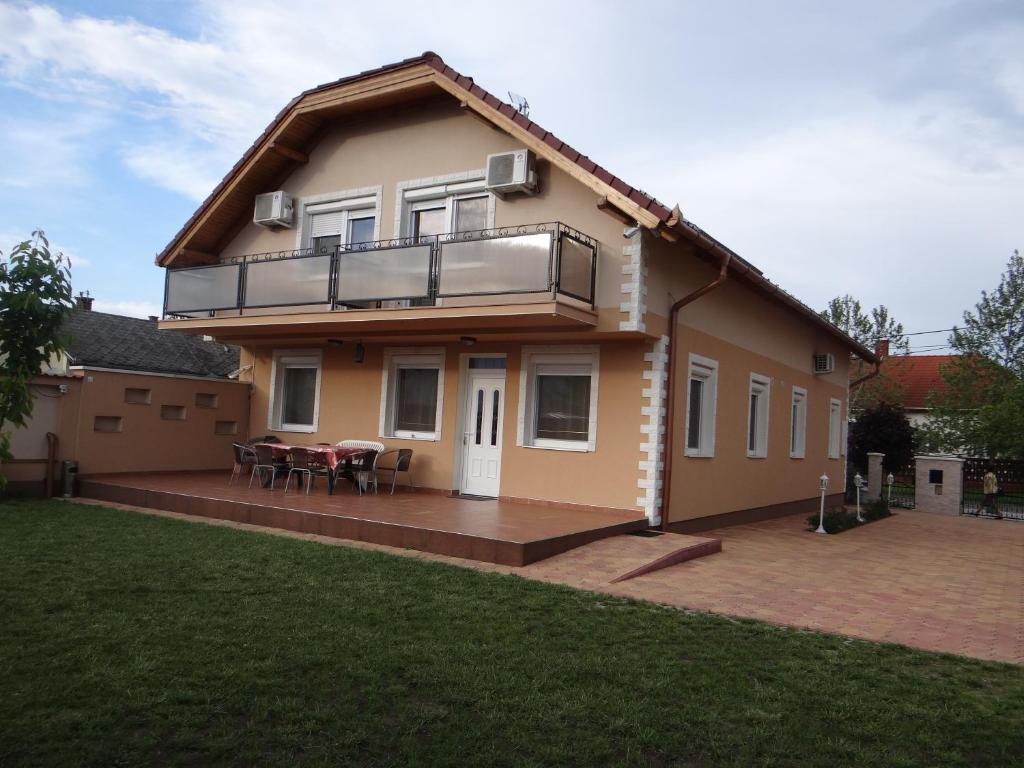 Budova, kde se prázdninový dům nachází