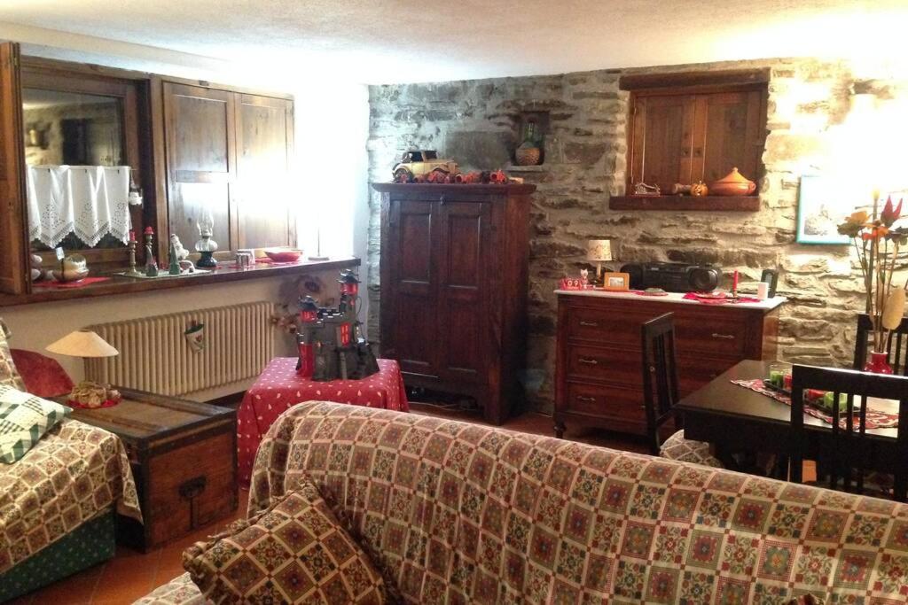 Posedenie v ubytovaní Chalet a La salle Affittasi grazioso e ampio monolocale CIR n 0095