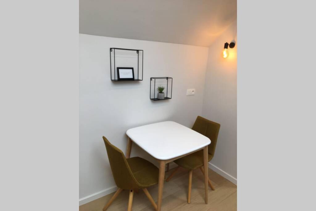 Fotografie z fotogalerie ubytování StudiO2 Ename, dakappartement in Vlaamse Ardennen v destinaci Oudenaarde