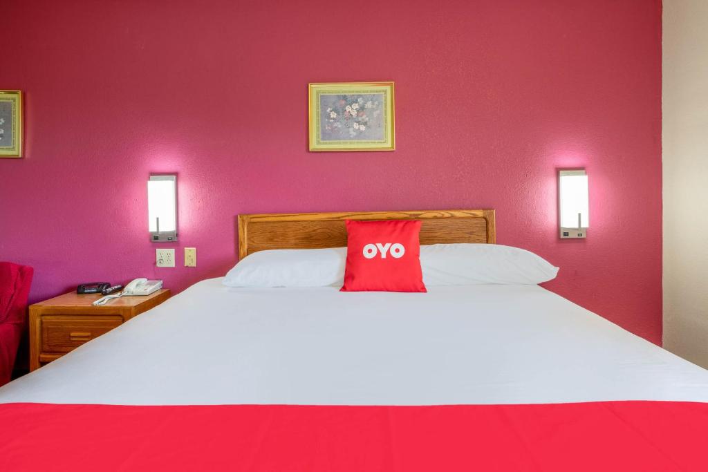 OYO Hotel Chesaning Route 52 & Hwy 57 - Kingkamer