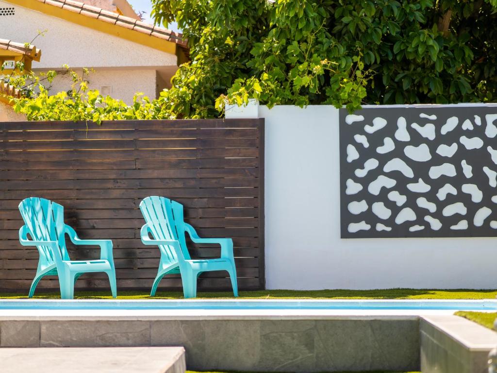 The swimming pool at or close to Cubo's Cozy & Modern Sol de Malaga