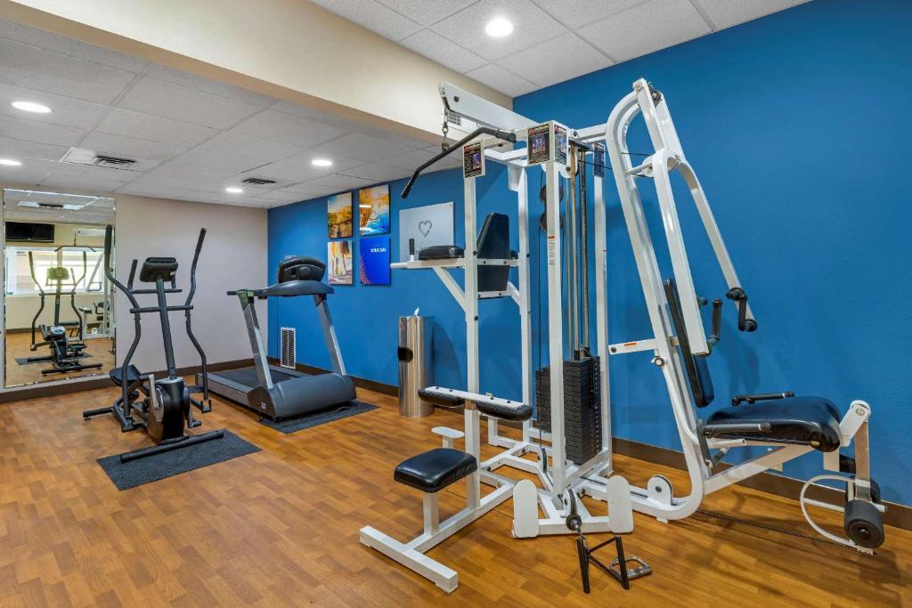 Fitness centrum a/nebo fitness zařízení v ubytování Comfort Suites Eugene