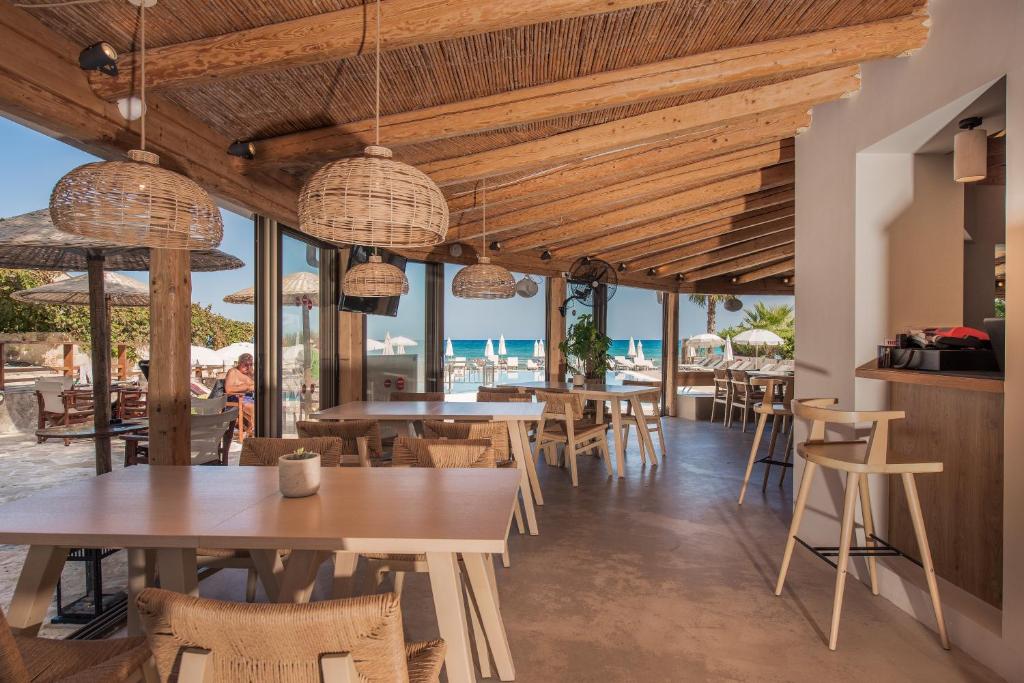 Restaurace v ubytování Paradise Elegant Apartments - Perfect escape on the beach