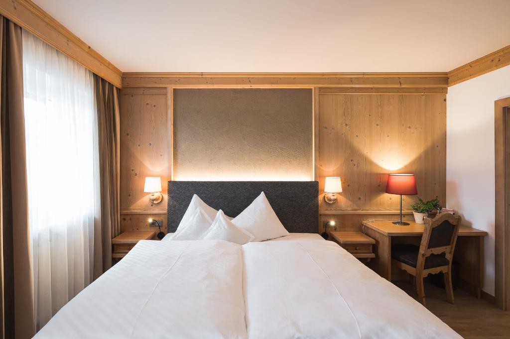Hotel Alpenhof - Superior Double Room With Balcony