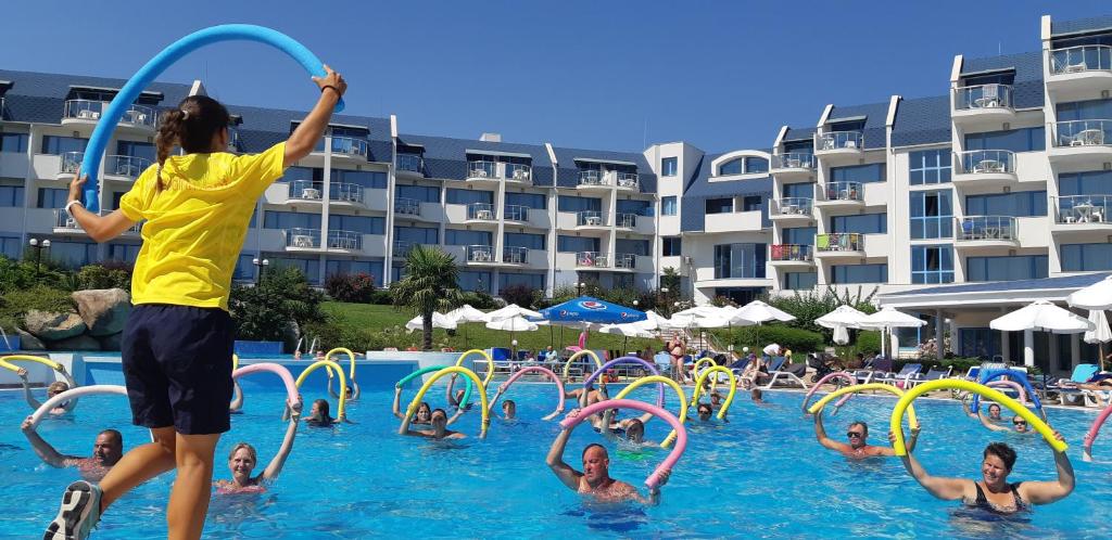 Bazén v ubytování Sineva Beach Hotel - All Inclusive nebo v jeho okolí