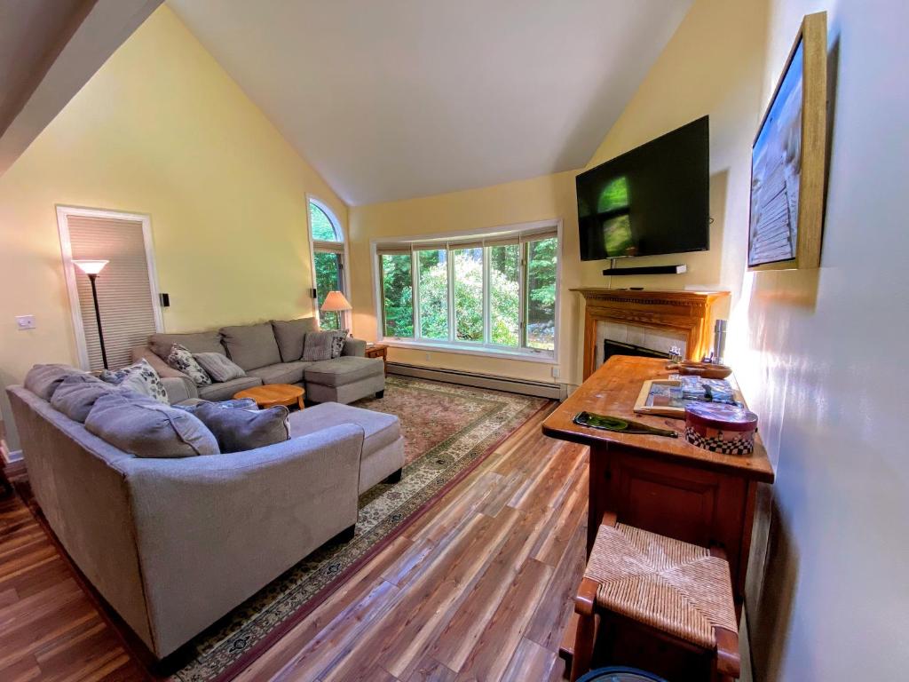 MV Condo in fabled Maplewood Village, steps from historical Bethlehem