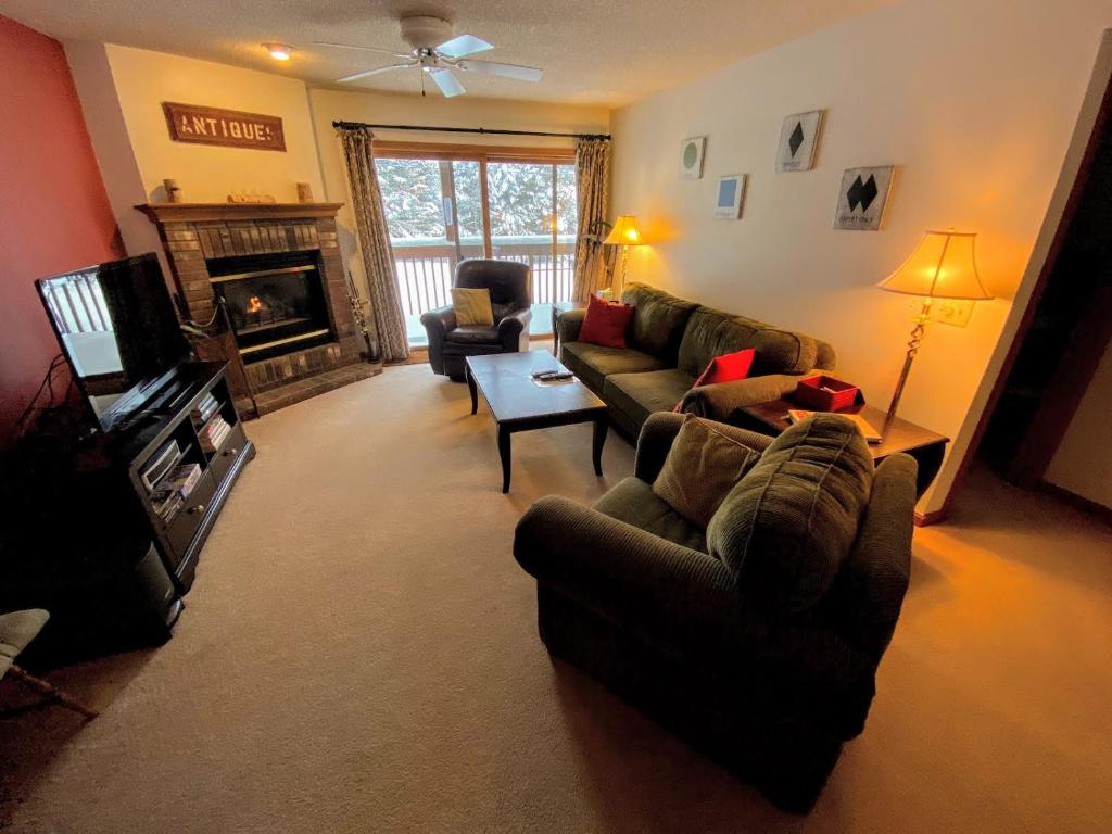 S4 Ski Slope Views Bretton Woods condo with easy access to Mt