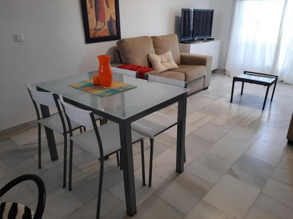 Puerto de la duquesa beach apartment, Castillo de Sabinillas ...