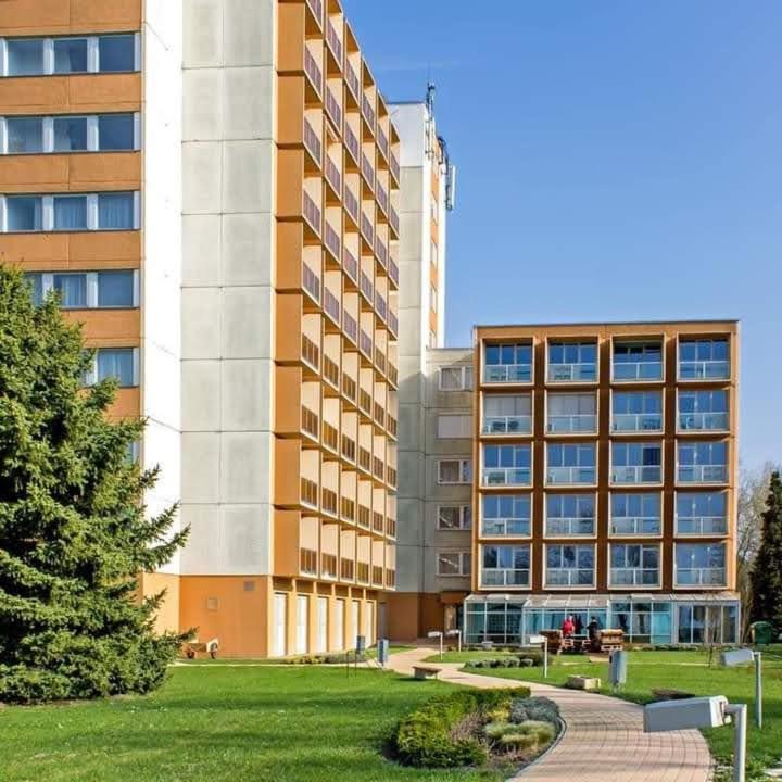 Budova, v ktorej sa apartmán nachádza