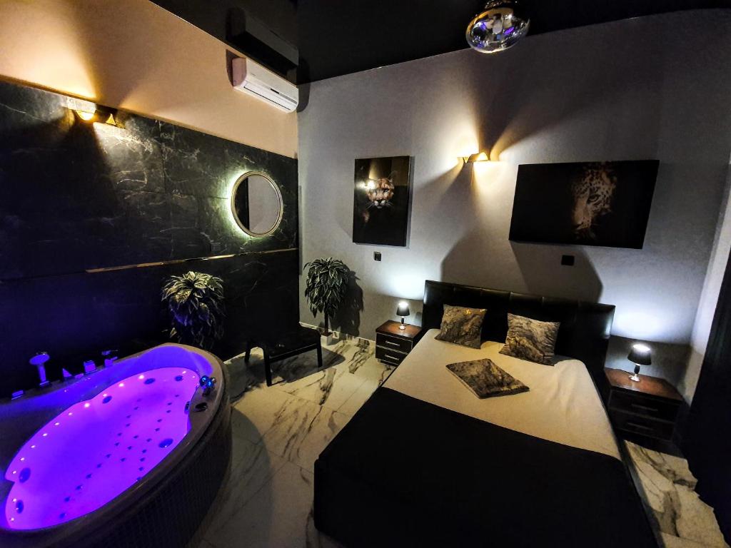 Apartament z jacuzzi Kraków Rynek - Resim 13