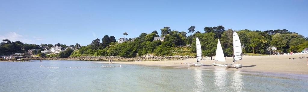 Gallery image of Maison de 4 chambres avec jardin clos a Nevez a 1 km de la plage in Névez