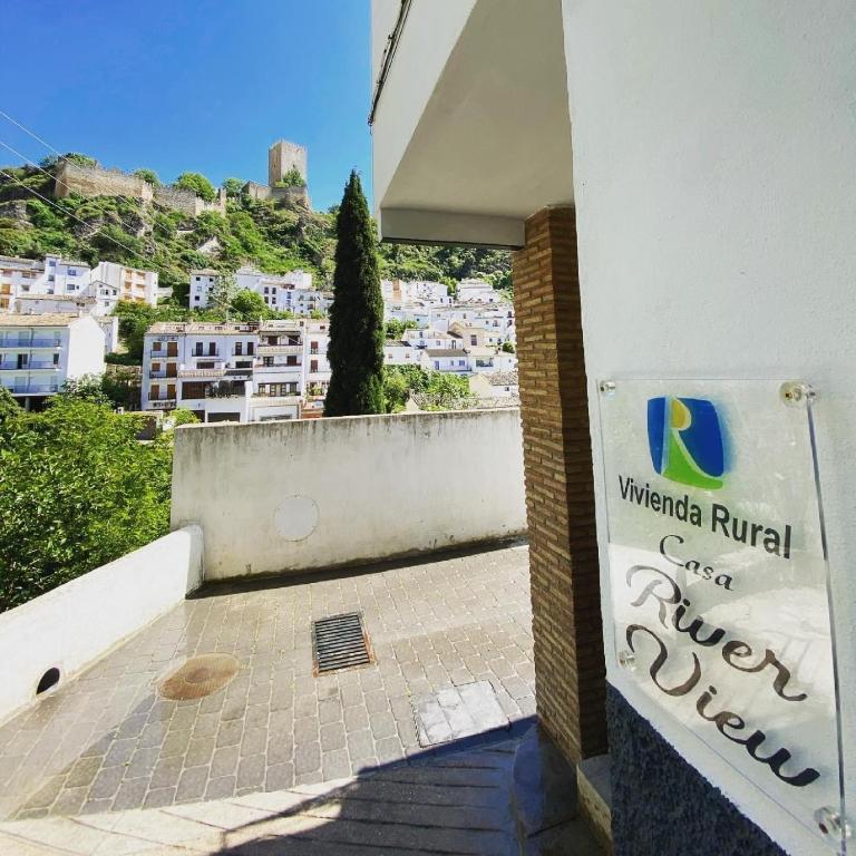 widok z balkonu budynku w obiekcie Casa RIVER VIEW - Cazorla w mieście Cazorla