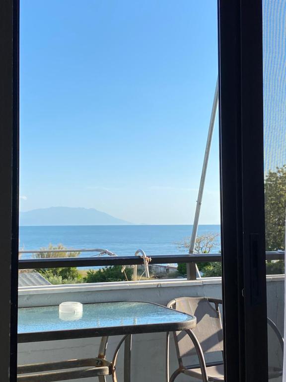 Alexander Apartments - Apartamento Con Vista Al Mar