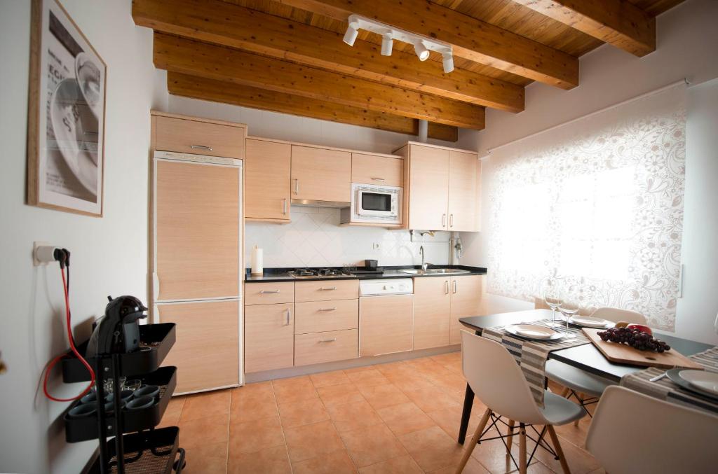 Apartamentos Turisticos Bizkar Bare, Sopuerta – Updated 2023 ...