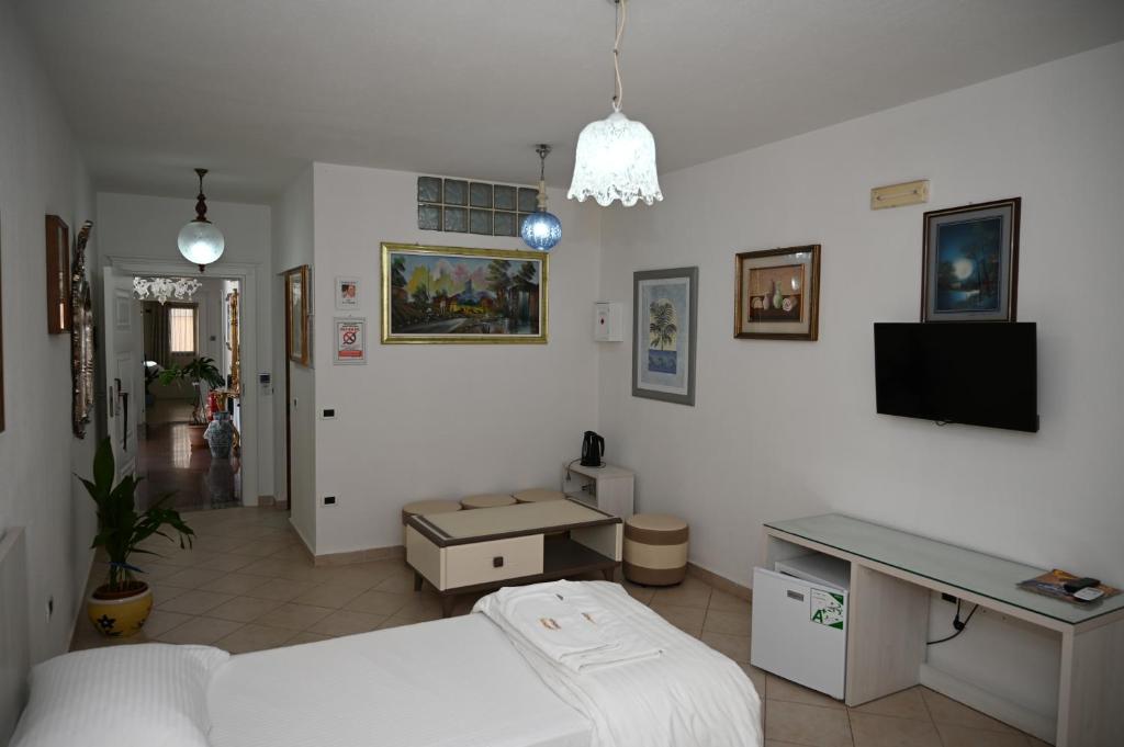 TV a/nebo společenská místnost v ubytování Aparthotel Shkodra