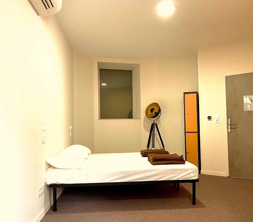 Hostel Flamingo Nîmes Gare Centre - 双床间
