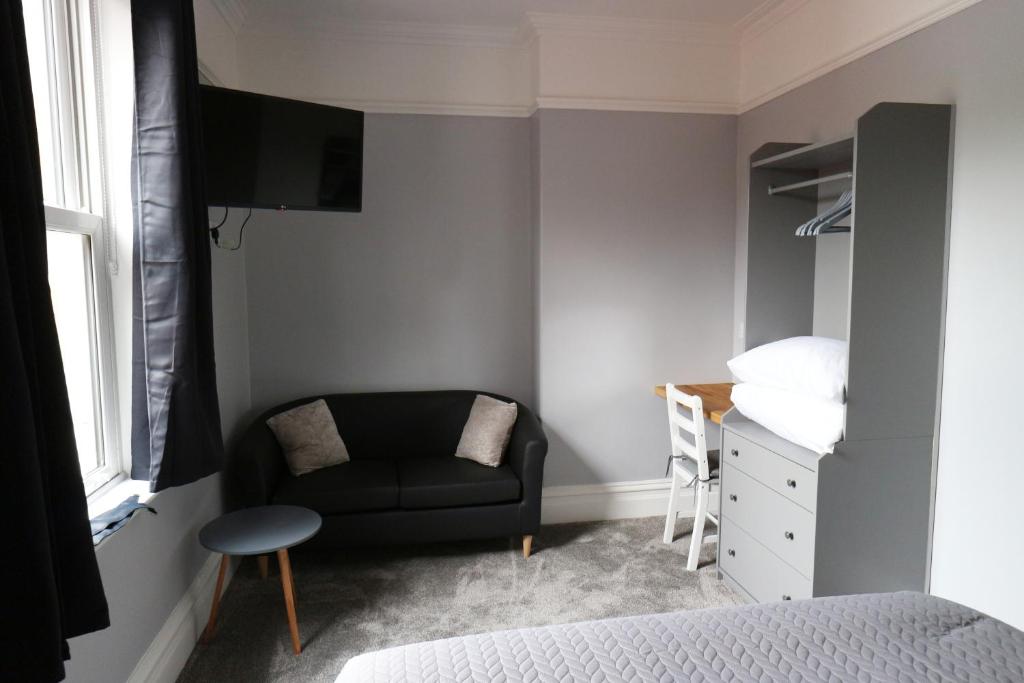 Number 33 Room Only 7