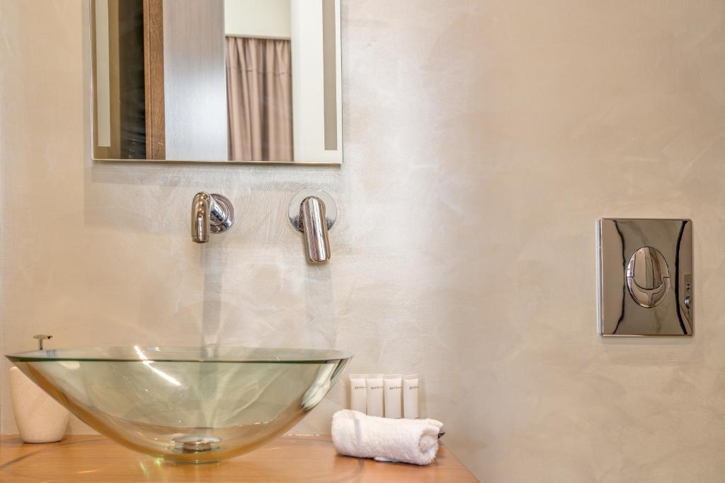 Philia Boutique Hotel - 8