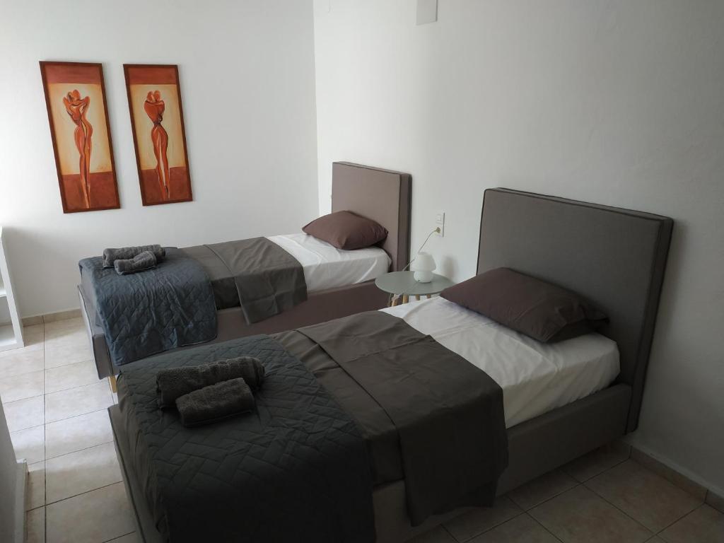 A bed or beds in a room at Quiet country house #1