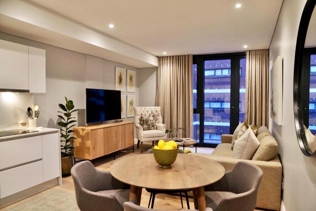 35 On Main by Stay In Luxury - Two-Bedroom Apartment