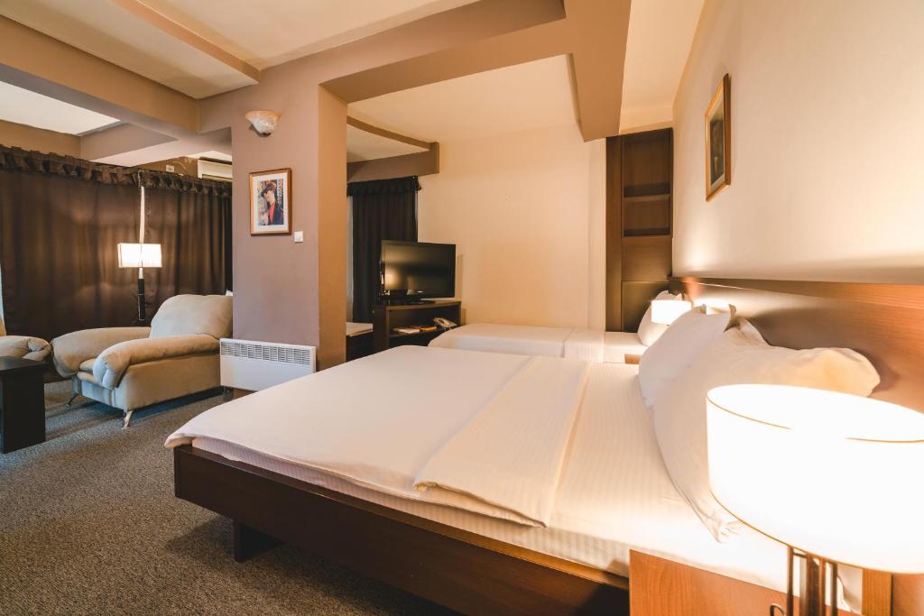 Μια τηλεόραση ή/και κέντρο ψυχαγωγίας στο Hotel Keto