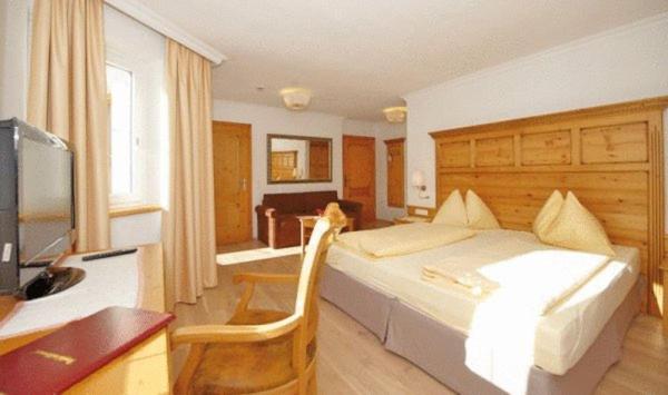 TV a/nebo společenská místnost v ubytování Hotel Lisa